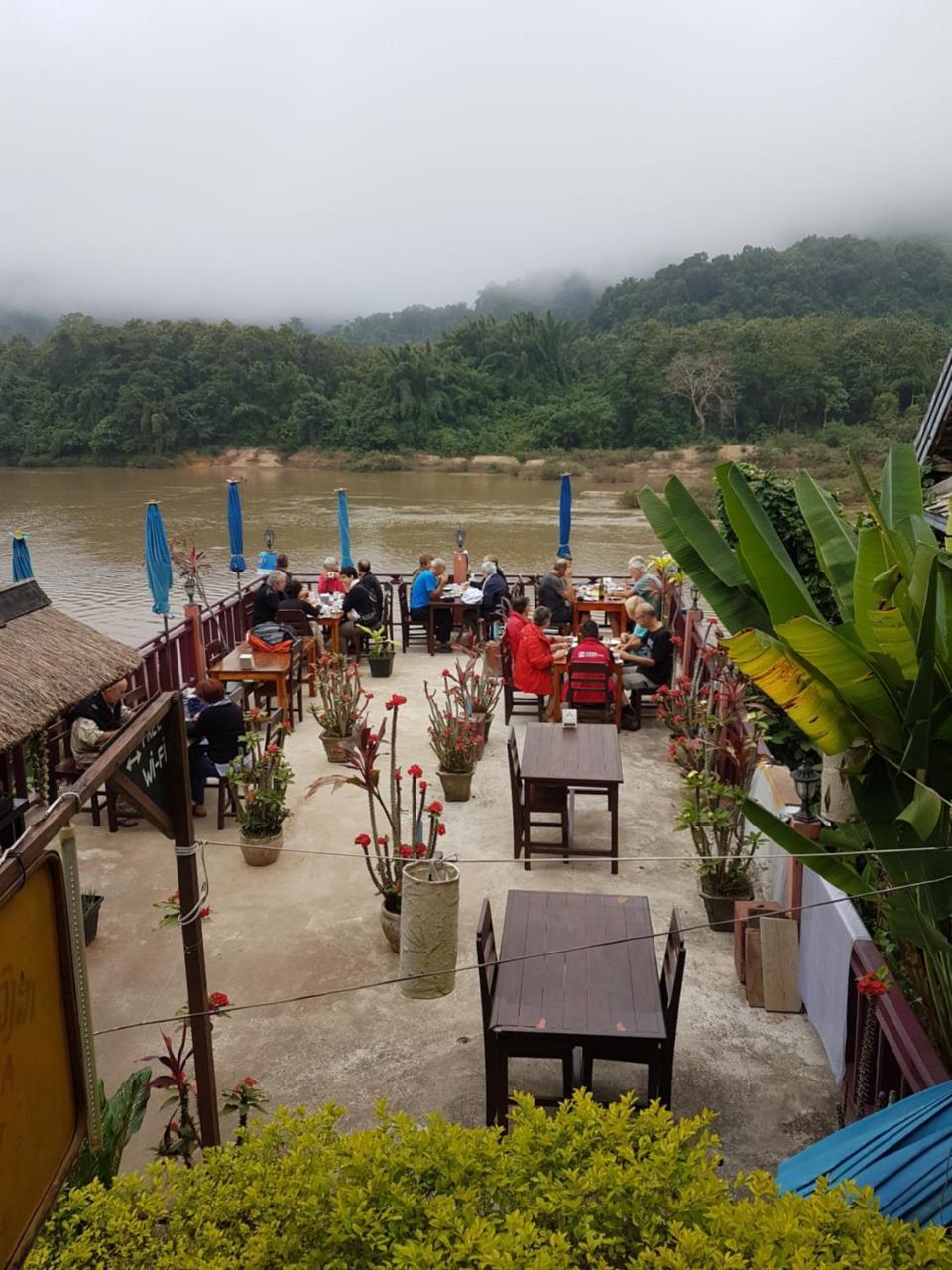 Lattanavongsa Guesthouse And Bungalows บ้านงอยเหนือ ภายนอก รูปภาพ
