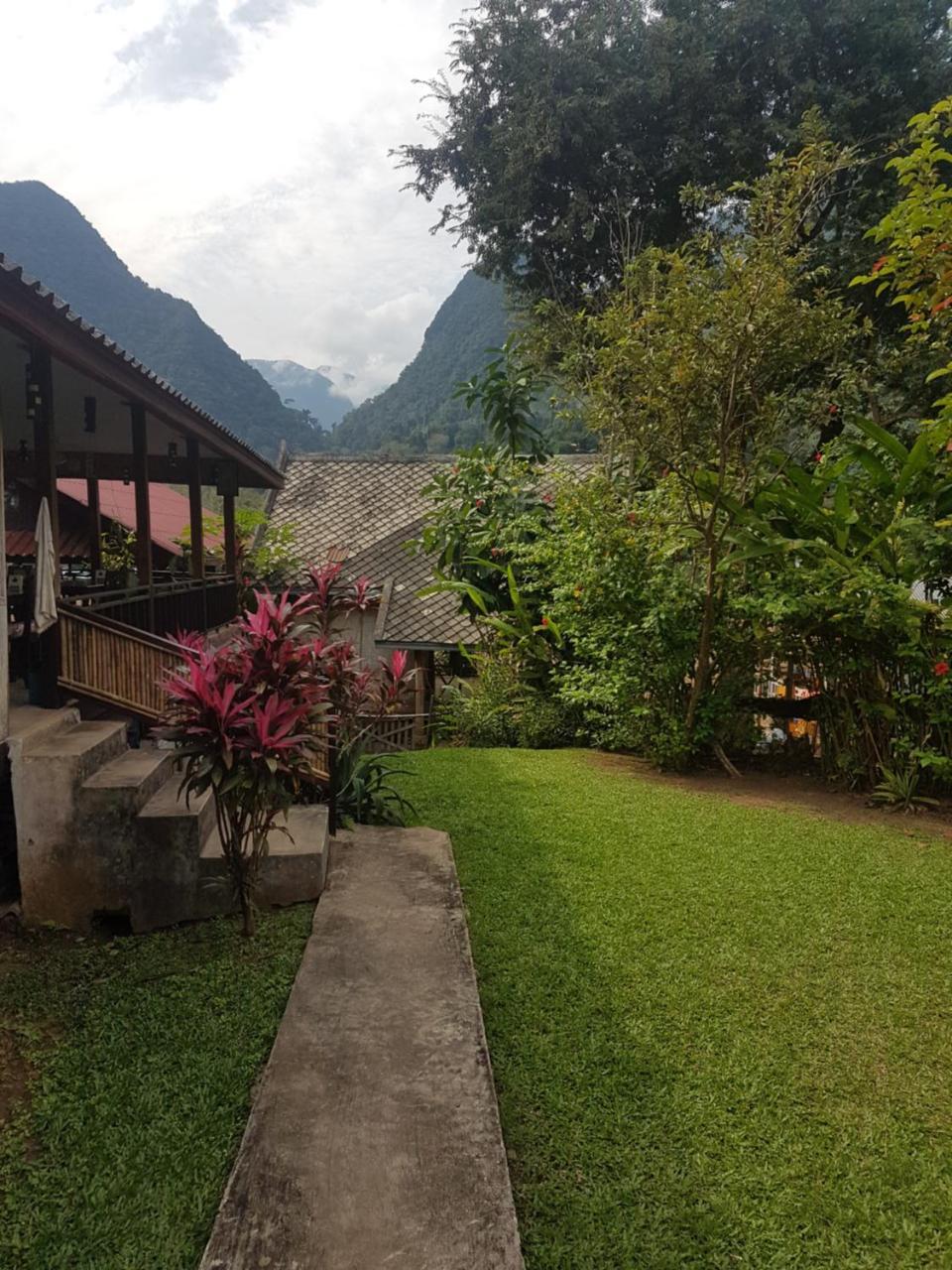 Lattanavongsa Guesthouse And Bungalows บ้านงอยเหนือ ภายนอก รูปภาพ